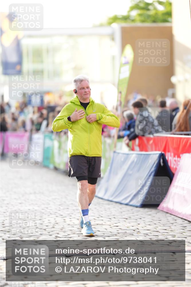 12.06.2026 - Holstenköstenlauf LAZAROV Photography http://msf.ph/oto/9738041 12.06.2026 20:08:16 Laufen 4916 meine-sportfotos.de