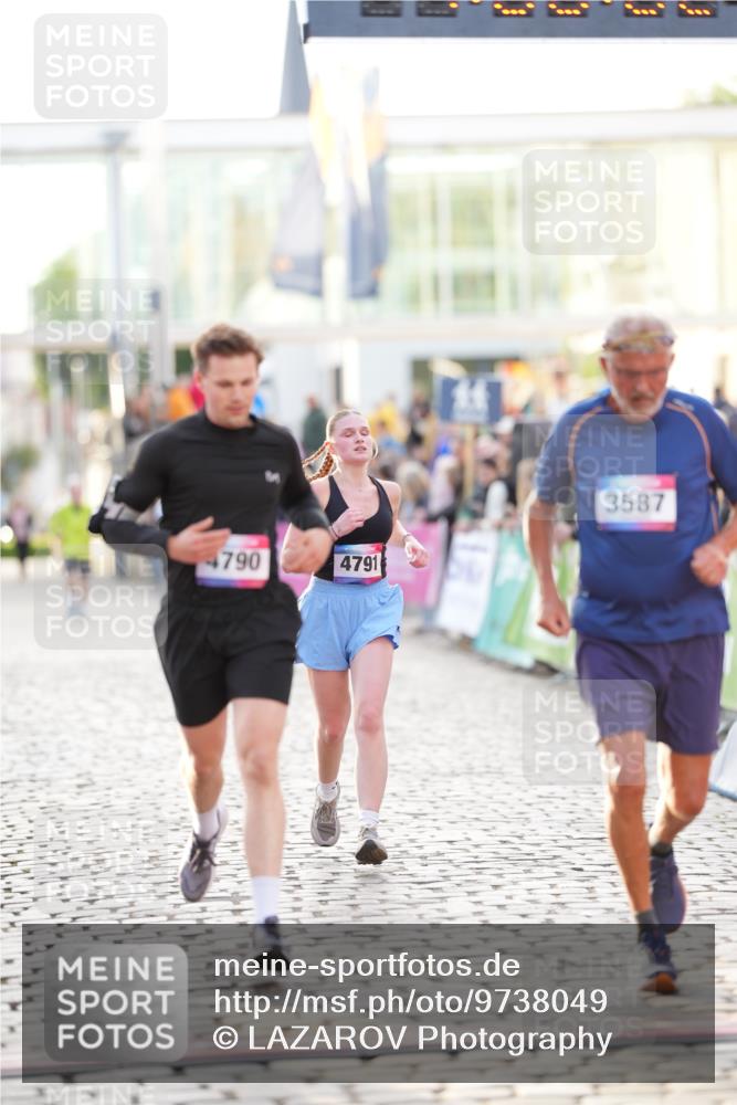 12.06.2026 - Holstenköstenlauf LAZAROV Photography http://msf.ph/oto/9738049 12.06.2026 20:08:02 Laufen 3587, 4120, 4790, 4791 meine-sportfotos.de