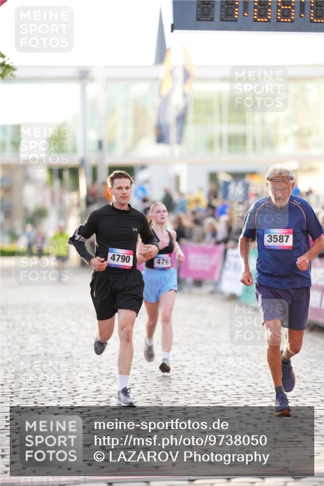 12.06.2026 - Holstenköstenlauf LAZAROV Photography http://msf.ph/oto/9738050 12.06.2026 20:08:01 Laufen 3587, 4120, 4790, 4791 meine-sportfotos.de