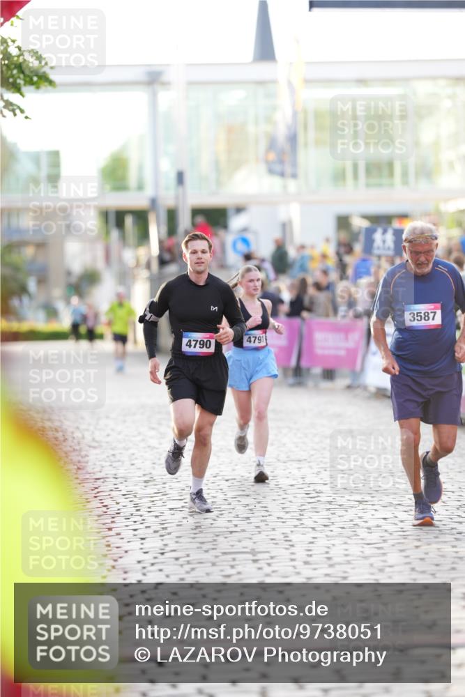 12.06.2026 - Holstenköstenlauf LAZAROV Photography http://msf.ph/oto/9738051 12.06.2026 20:08:00 Laufen 3587, 4120, 4586, 4790, 4791 meine-sportfotos.de