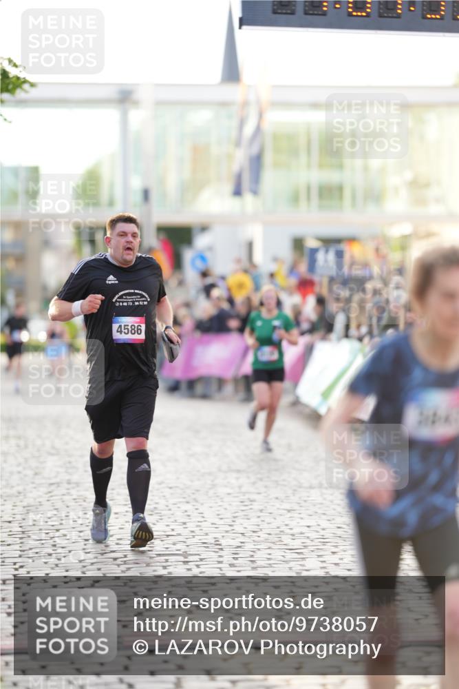 12.06.2026 - Holstenköstenlauf LAZAROV Photography http://msf.ph/oto/9738057 12.06.2026 20:07:52 Laufen 3213, 3214, 3711, 3843, 4120, 4586 meine-sportfotos.de