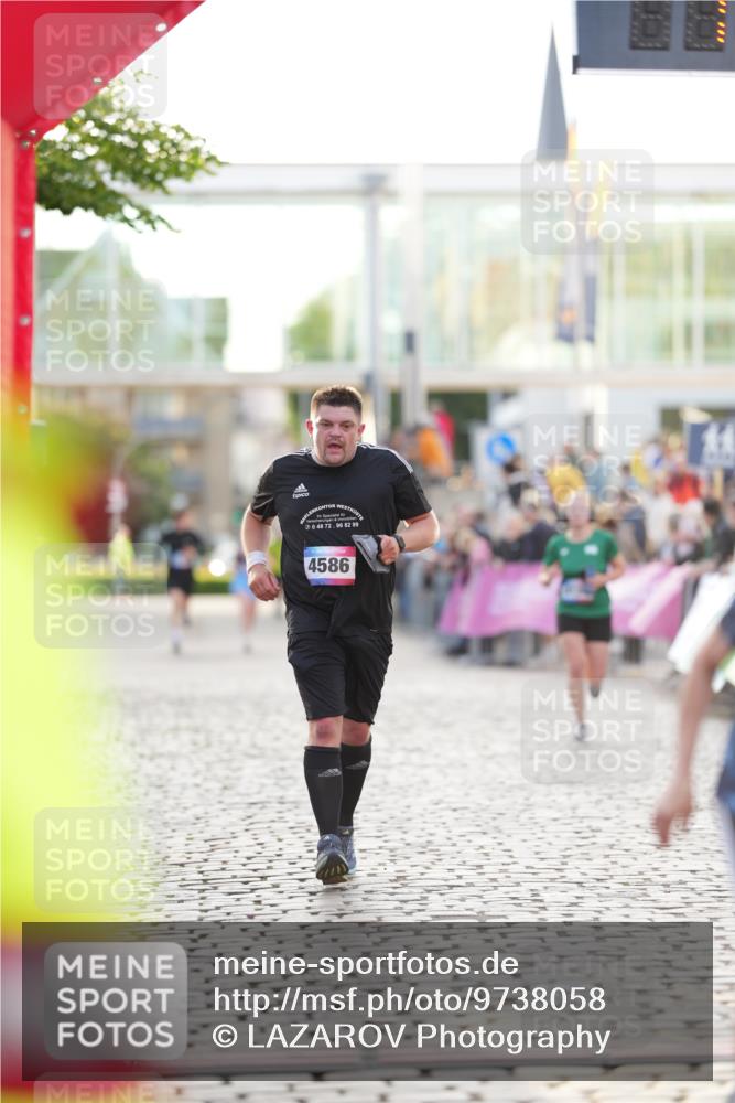 12.06.2026 - Holstenköstenlauf LAZAROV Photography http://msf.ph/oto/9738058 12.06.2026 20:07:51 Laufen 3213, 3214, 3711, 3843, 4586 meine-sportfotos.de