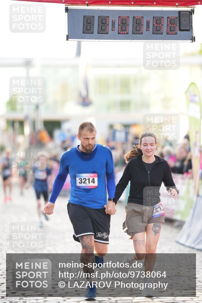 12.06.2026 - Holstenköstenlauf LAZAROV Photography http://msf.ph/oto/9738064 12.06.2026 20:07:45 Laufen 3213, 3214 meine-sportfotos.de