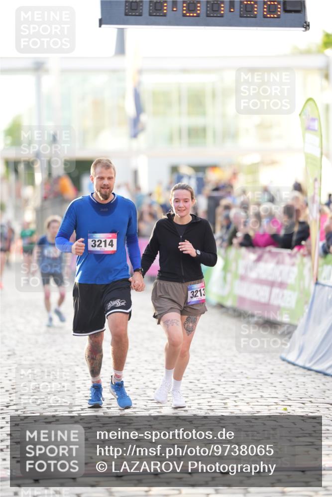 12.06.2026 - Holstenköstenlauf LAZAROV Photography http://msf.ph/oto/9738065 12.06.2026 20:07:45 Laufen 3213, 3214 meine-sportfotos.de