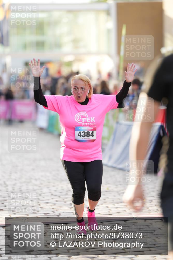 12.06.2026 - Holstenköstenlauf LAZAROV Photography http://msf.ph/oto/9738073 12.06.2026 20:07:29 Laufen 4384, 4590 meine-sportfotos.de