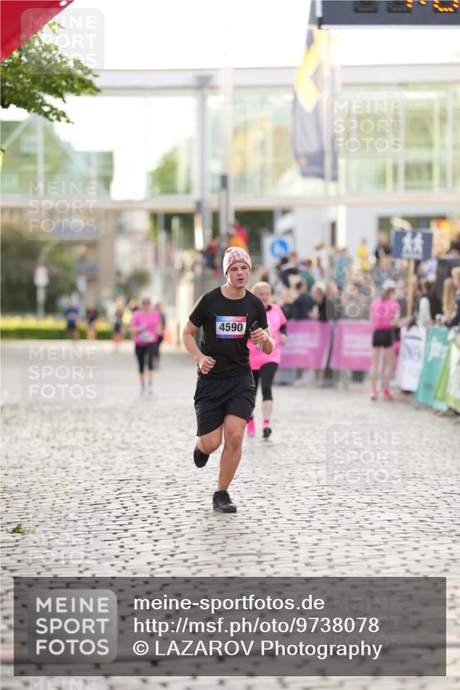 12.06.2026 - Holstenköstenlauf LAZAROV Photography http://msf.ph/oto/9738078 12.06.2026 20:07:24 Laufen 3696, 3697, 4590 meine-sportfotos.de