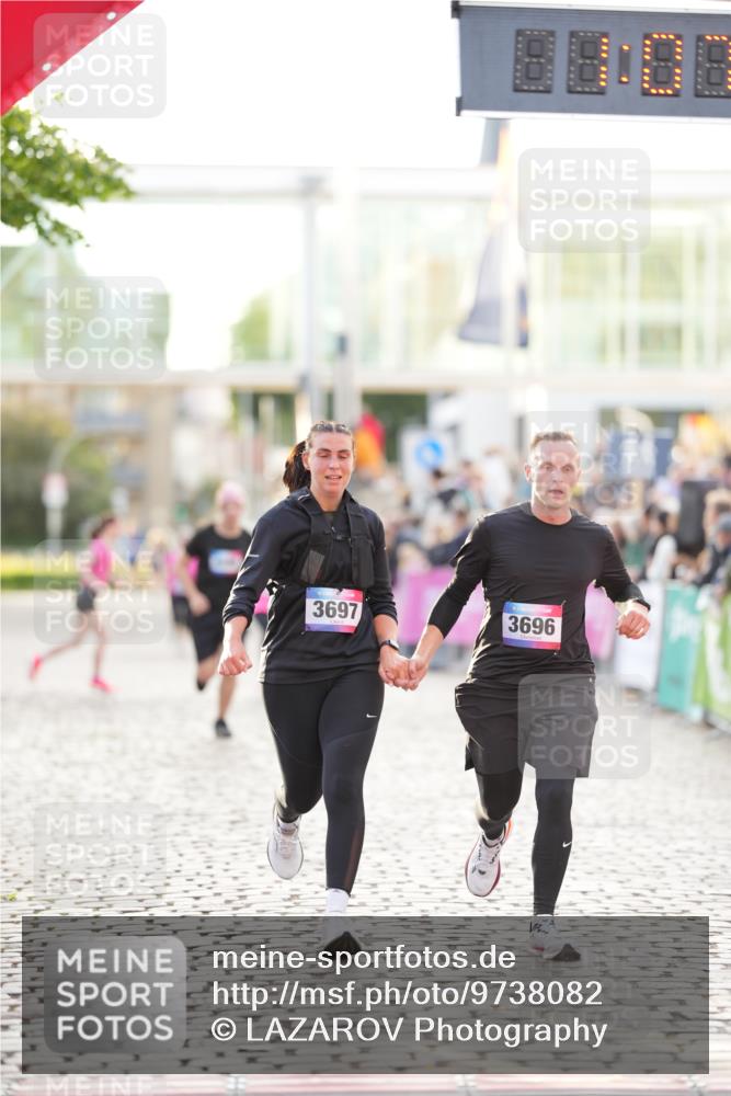 12.06.2026 - Holstenköstenlauf LAZAROV Photography http://msf.ph/oto/9738082 12.06.2026 20:07:21 Laufen 3696, 3697 meine-sportfotos.de