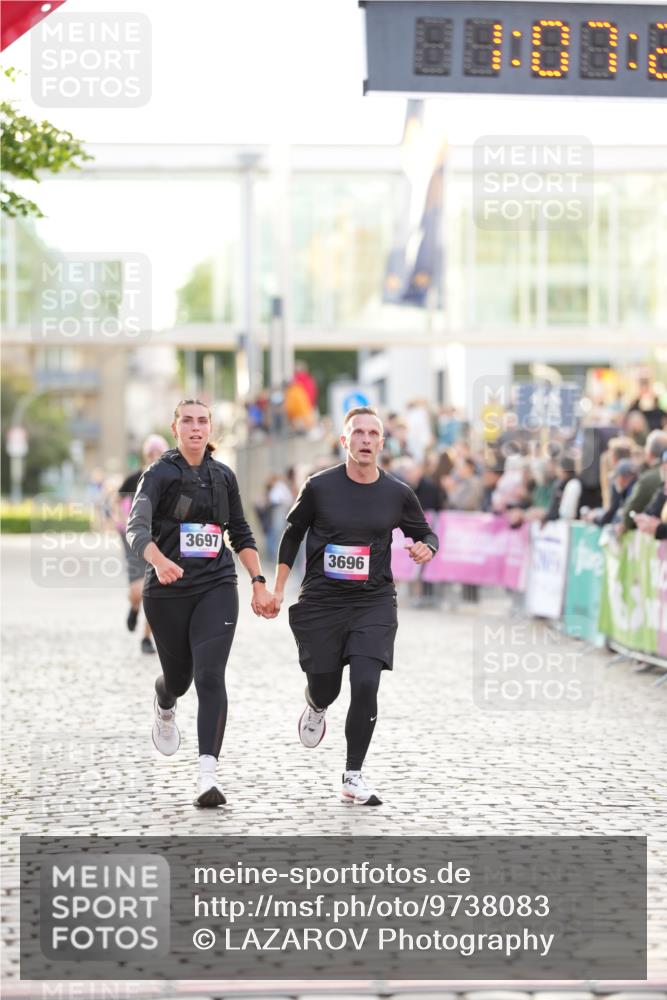 12.06.2026 - Holstenköstenlauf LAZAROV Photography http://msf.ph/oto/9738083 12.06.2026 20:07:20 Laufen 3696, 3697 meine-sportfotos.de