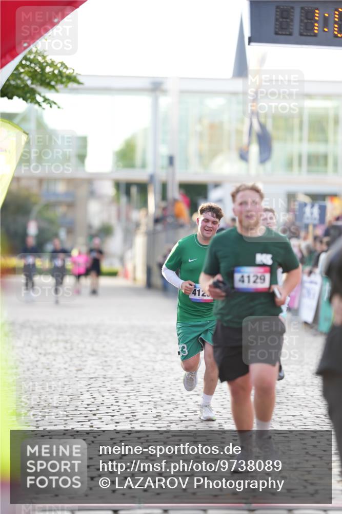 12.06.2026 - Holstenköstenlauf LAZAROV Photography http://msf.ph/oto/9738089 12.06.2026 20:07:10 Laufen 3171, 4125, 4129, 4153 meine-sportfotos.de