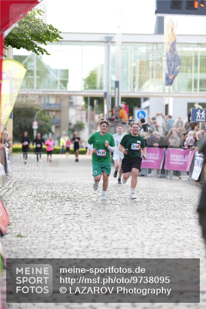 12.06.2026 - Holstenköstenlauf LAZAROV Photography http://msf.ph/oto/9738095 12.06.2026 20:07:07 Laufen 4129, 4153 meine-sportfotos.de