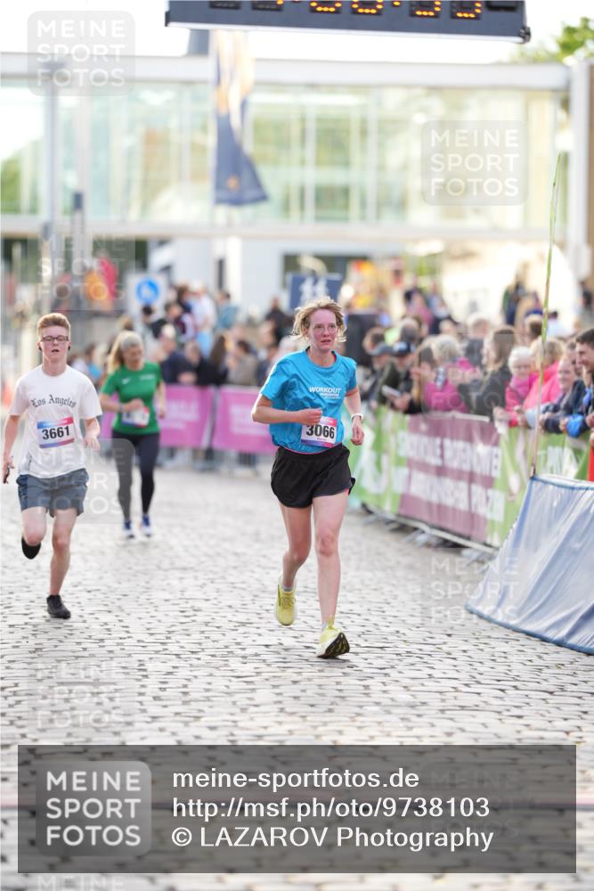 12.06.2026 - Holstenköstenlauf LAZAROV Photography http://msf.ph/oto/9738103 12.06.2026 20:06:54 Laufen 3066, 3661, 4159, 4311, 4312, 4313, 4397 meine-sportfotos.de