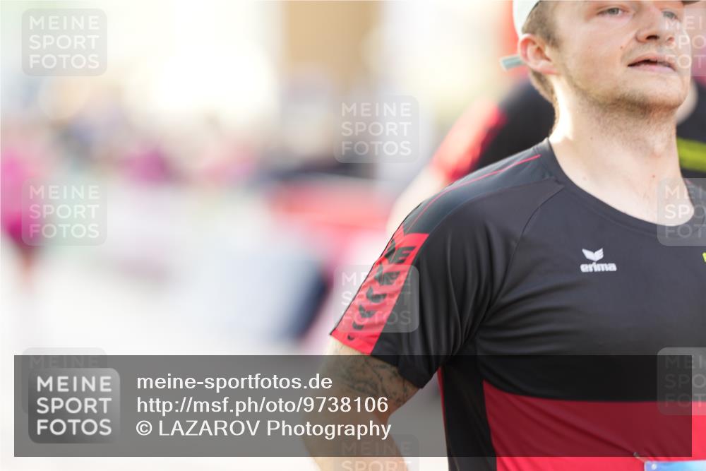 12.06.2026 - Holstenköstenlauf LAZAROV Photography http://msf.ph/oto/9738106 12.06.2026 20:06:50 Laufen 4311, 4312, 4313, 4397 meine-sportfotos.de