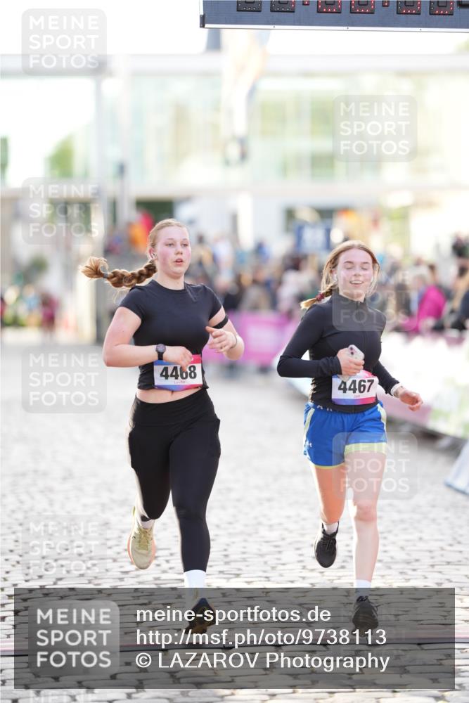 12.06.2026 - Holstenköstenlauf LAZAROV Photography http://msf.ph/oto/9738113 12.06.2026 20:06:32 Laufen 4467, 4468 meine-sportfotos.de