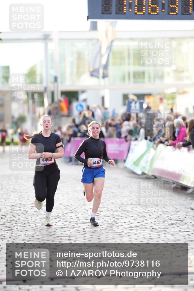 12.06.2026 - Holstenköstenlauf LAZAROV Photography http://msf.ph/oto/9738116 12.06.2026 20:06:31 Laufen 4467, 4468 meine-sportfotos.de