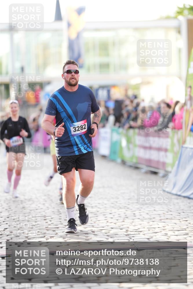 12.06.2026 - Holstenköstenlauf LAZAROV Photography http://msf.ph/oto/9738138 12.06.2026 20:06:06 Laufen 3031, 3282, 3395, 4371, 4801, 4807 meine-sportfotos.de