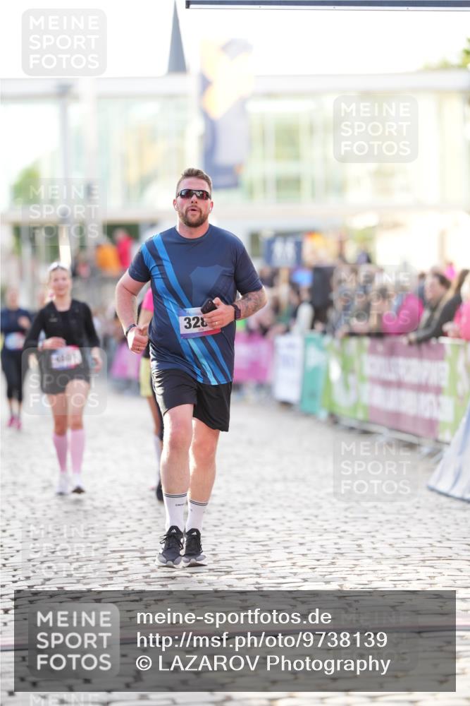 12.06.2026 - Holstenköstenlauf LAZAROV Photography http://msf.ph/oto/9738139 12.06.2026 20:06:05 Laufen 3031, 3282, 3395, 4371, 4801, 4807 meine-sportfotos.de
