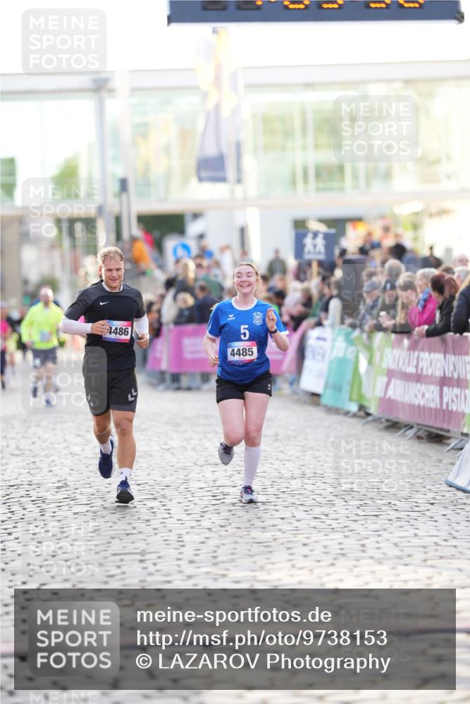 12.06.2026 - Holstenköstenlauf LAZAROV Photography http://msf.ph/oto/9738153 12.06.2026 20:05:55 Laufen 3959, 4485, 4486 meine-sportfotos.de