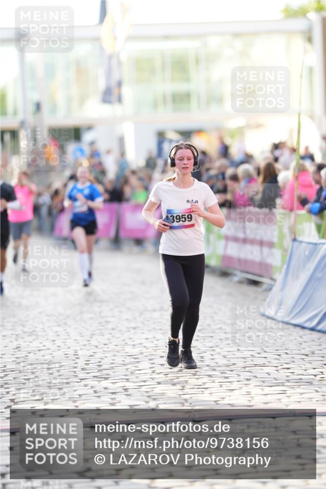 12.06.2026 - Holstenköstenlauf LAZAROV Photography http://msf.ph/oto/9738156 12.06.2026 20:05:53 Laufen 3959, 4485, 4486 meine-sportfotos.de