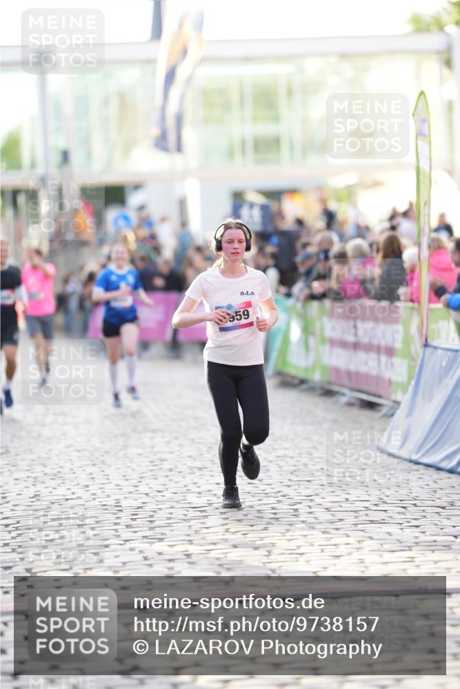12.06.2026 - Holstenköstenlauf LAZAROV Photography http://msf.ph/oto/9738157 12.06.2026 20:05:53 Laufen 3959, 4485, 4486 meine-sportfotos.de