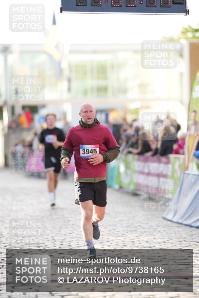 12.06.2026 - Holstenköstenlauf LAZAROV Photography http://msf.ph/oto/9738165 12.06.2026 20:05:40 Laufen 3523, 3945, 4491 meine-sportfotos.de