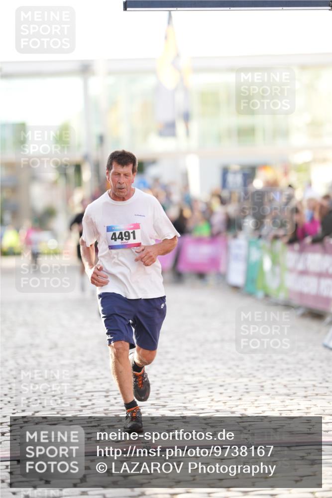 12.06.2026 - Holstenköstenlauf LAZAROV Photography http://msf.ph/oto/9738167 12.06.2026 20:05:37 Laufen 3945, 4491 meine-sportfotos.de