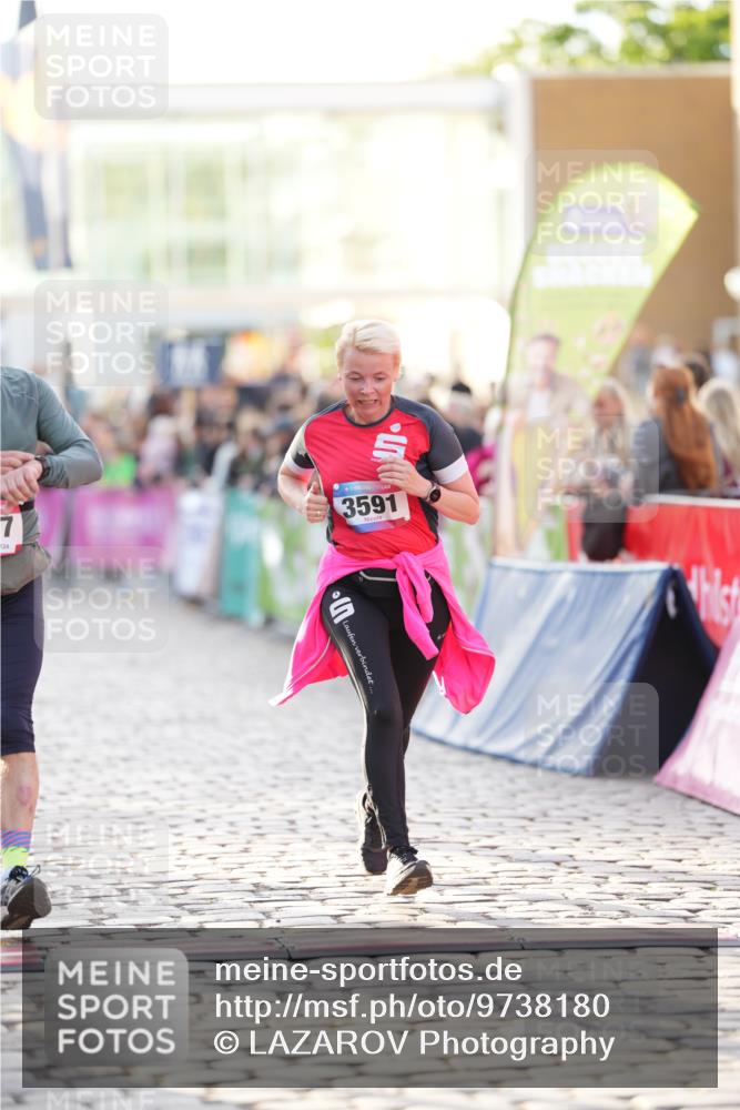 12.06.2026 - Holstenköstenlauf LAZAROV Photography http://msf.ph/oto/9738180 12.06.2026 20:05:23 Laufen 3591, 3690, 3695, 4633, 4867 meine-sportfotos.de