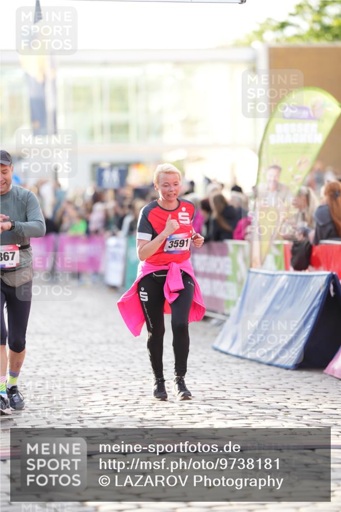 12.06.2026 - Holstenköstenlauf LAZAROV Photography http://msf.ph/oto/9738181 12.06.2026 20:05:22 Laufen 3591, 3690, 3695, 4633, 4867 meine-sportfotos.de