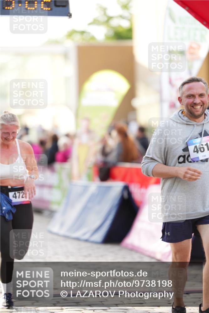 12.06.2026 - Holstenköstenlauf LAZAROV Photography http://msf.ph/oto/9738198 12.06.2026 20:05:01 Laufen 3328, 3330, 4617, 4725 meine-sportfotos.de