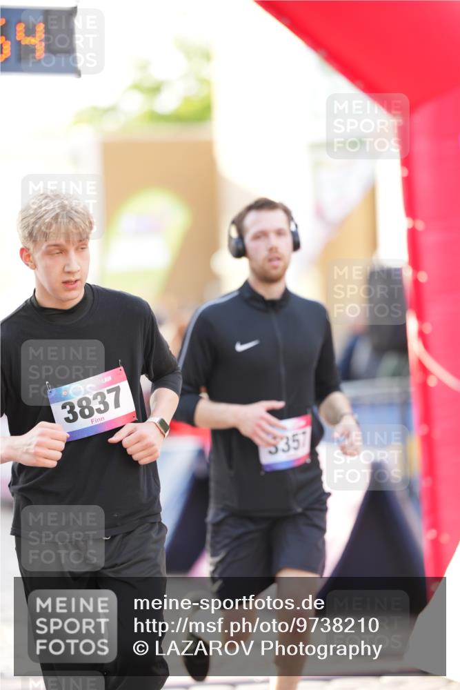 12.06.2026 - Holstenköstenlauf LAZAROV Photography http://msf.ph/oto/9738210 12.06.2026 20:04:53 Laufen 3328, 3330, 3357, 3756, 3837, 4162 meine-sportfotos.de
