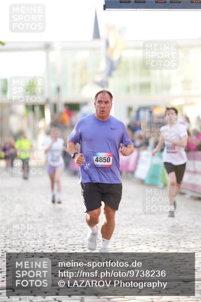 12.06.2026 - Holstenköstenlauf LAZAROV Photography http://msf.ph/oto/9738236 12.06.2026 20:04:30 Laufen 4190, 4268, 4415, 4850 meine-sportfotos.de