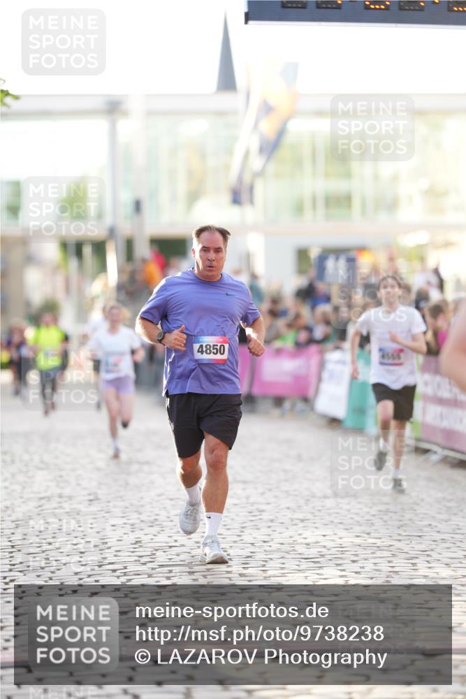 12.06.2026 - Holstenköstenlauf LAZAROV Photography http://msf.ph/oto/9738238 12.06.2026 20:04:29 Laufen 4190, 4268, 4415, 4850 meine-sportfotos.de
