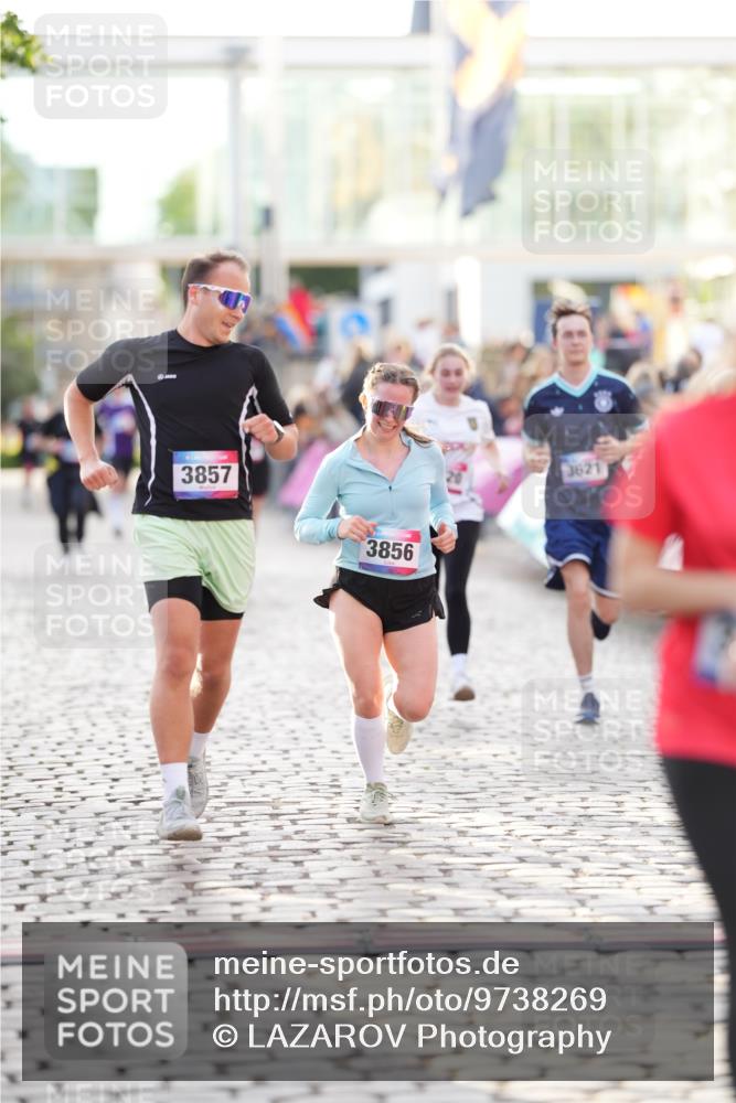 12.06.2026 - Holstenköstenlauf LAZAROV Photography http://msf.ph/oto/9738269 12.06.2026 20:04:00 Laufen 3472, 3473, 3620, 3621, 3856, 3857 meine-sportfotos.de