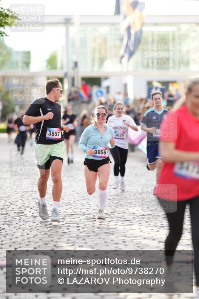 12.06.2026 - Holstenköstenlauf LAZAROV Photography http://msf.ph/oto/9738270 12.06.2026 20:04:00 Laufen 3472, 3473, 3620, 3621, 3856, 3857 meine-sportfotos.de
