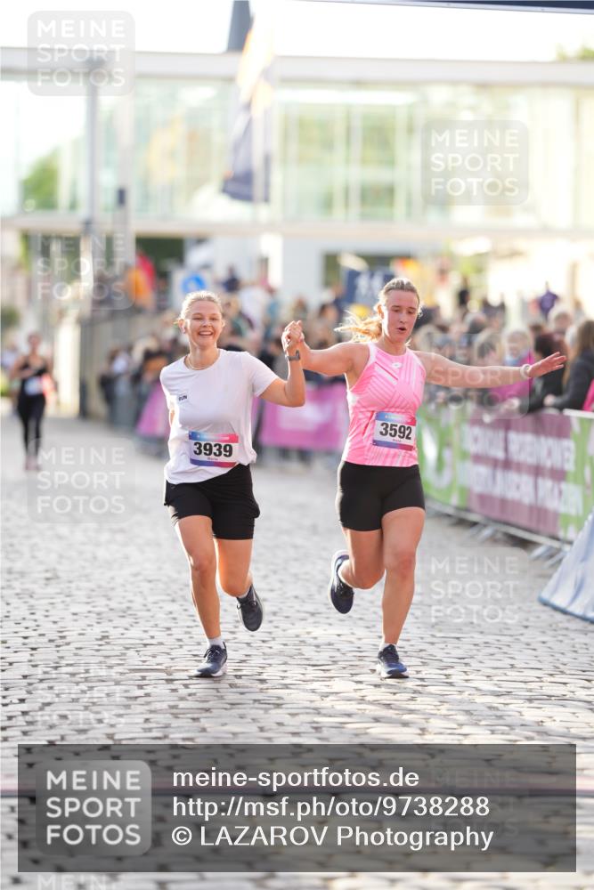 12.06.2026 - Holstenköstenlauf LAZAROV Photography http://msf.ph/oto/9738288 12.06.2026 20:03:41 Laufen 3319, 3507, 3592, 3939, 4847 meine-sportfotos.de