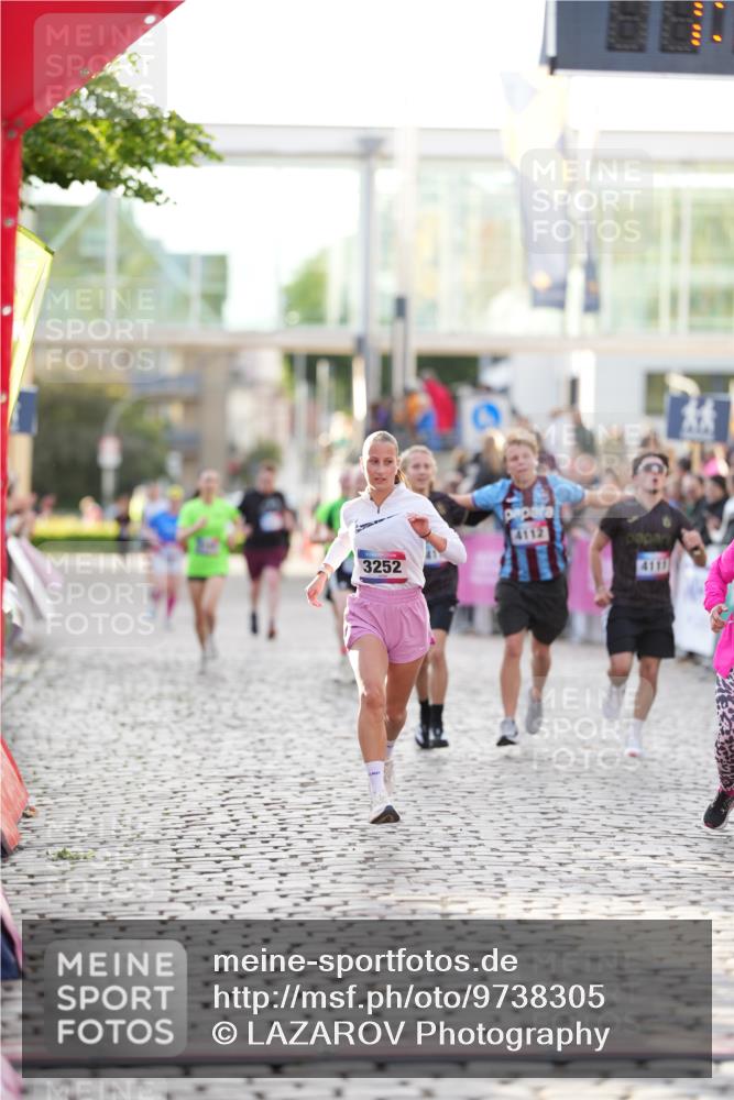 12.06.2026 - Holstenköstenlauf LAZAROV Photography http://msf.ph/oto/9738305 12.06.2026 20:03:28 Laufen 3252, 3477, 4110, 4111, 4112, 4691 meine-sportfotos.de