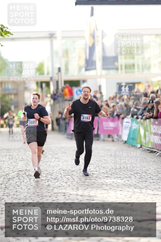 12.06.2026 - Holstenköstenlauf LAZAROV Photography http://msf.ph/oto/9738328 12.06.2026 20:03:08 Laufen 3162, 3803, 3809, 3897 meine-sportfotos.de