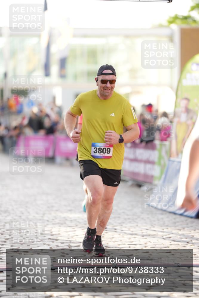 12.06.2026 - Holstenköstenlauf LAZAROV Photography http://msf.ph/oto/9738333 12.06.2026 20:03:02 Laufen 3803, 3809, 4636, 4753 meine-sportfotos.de