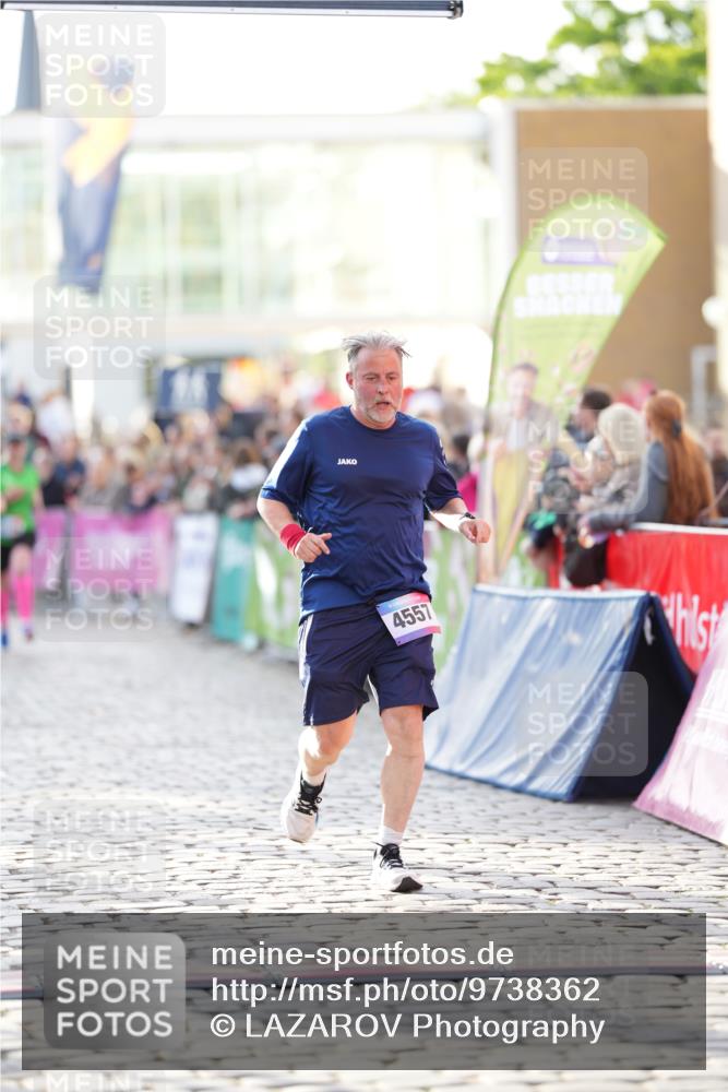 12.06.2026 - Holstenköstenlauf LAZAROV Photography http://msf.ph/oto/9738362 12.06.2026 20:02:36 Laufen 4154, 4155, 4557 meine-sportfotos.de