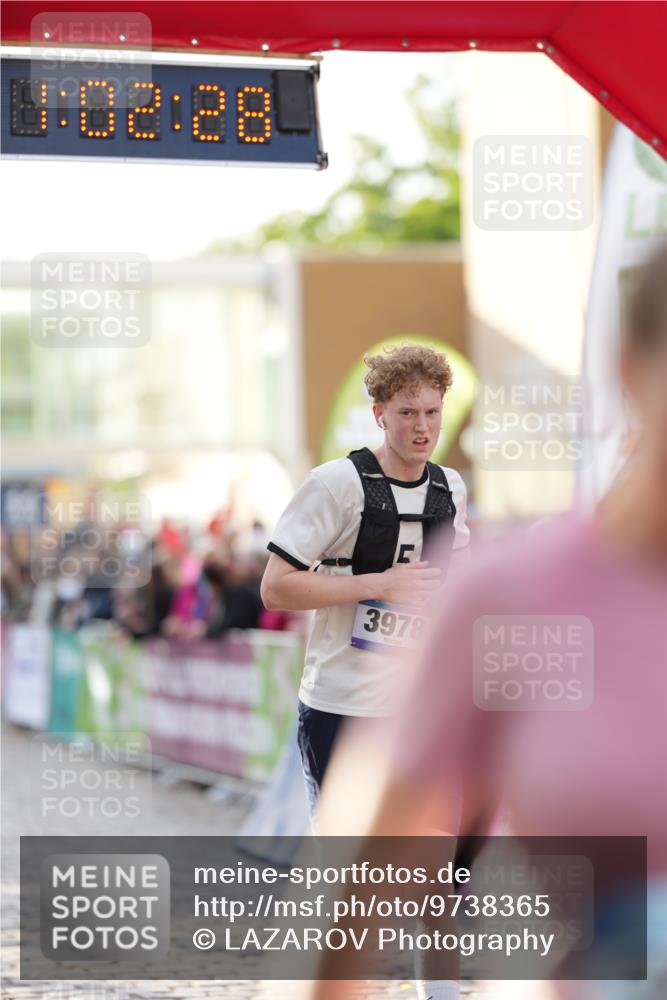 12.06.2026 - Holstenköstenlauf LAZAROV Photography http://msf.ph/oto/9738365 12.06.2026 20:02:27 Laufen 3008, 3009, 3789, 3978, 4426, 4446, 4808 meine-sportfotos.de