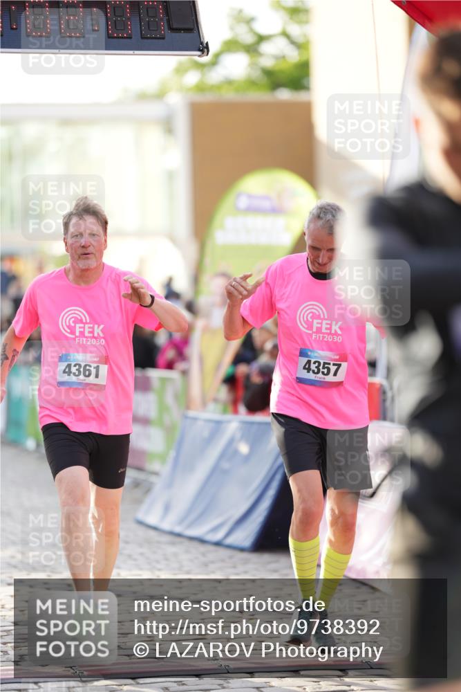 12.06.2026 - Holstenköstenlauf LAZAROV Photography http://msf.ph/oto/9738392 12.06.2026 20:02:06 Laufen 3166, 3167, 3485, 3950, 4352, 4357, 4358, 4361 meine-sportfotos.de