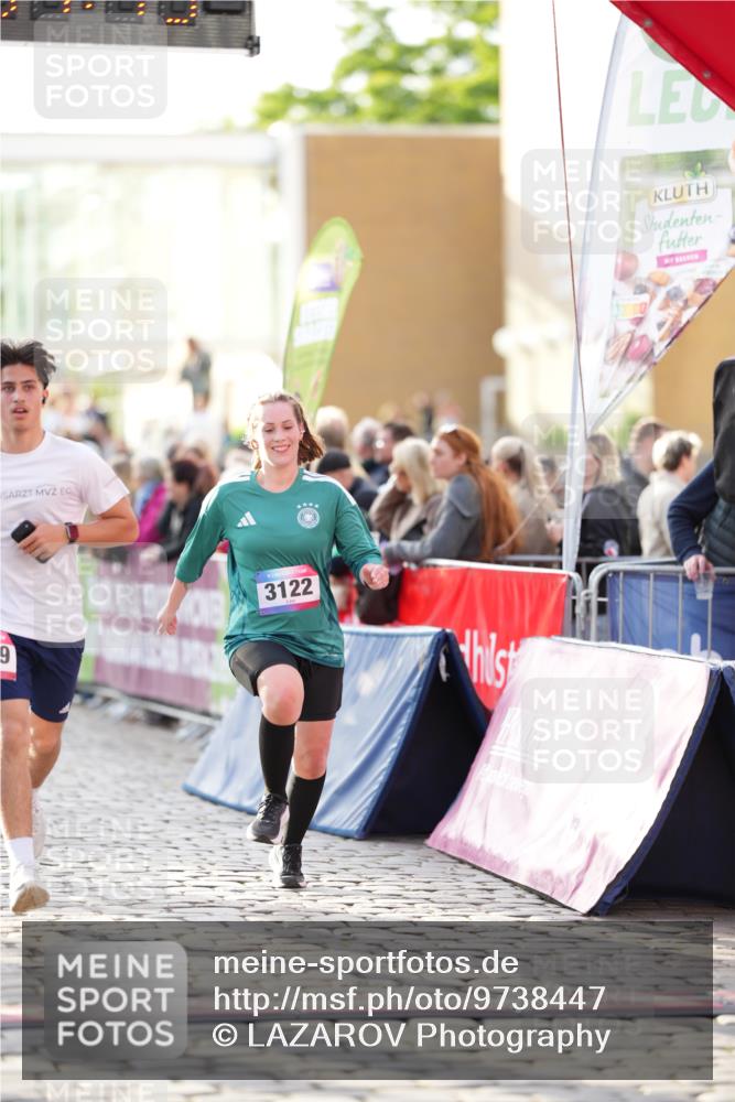 12.06.2026 - Holstenköstenlauf LAZAROV Photography http://msf.ph/oto/9738447 12.06.2026 20:01:18 Laufen 3122, 3921, 4223, 4579, 4878, 4880 meine-sportfotos.de