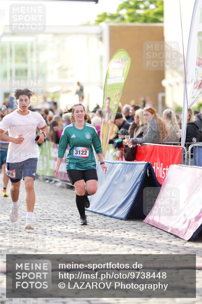12.06.2026 - Holstenköstenlauf LAZAROV Photography http://msf.ph/oto/9738448 12.06.2026 20:01:17 Laufen 3122, 3192, 3921, 4223, 4579 meine-sportfotos.de