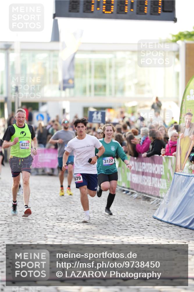 12.06.2026 - Holstenköstenlauf LAZAROV Photography http://msf.ph/oto/9738450 12.06.2026 20:01:16 Laufen 3122, 3192, 4223, 4579 meine-sportfotos.de
