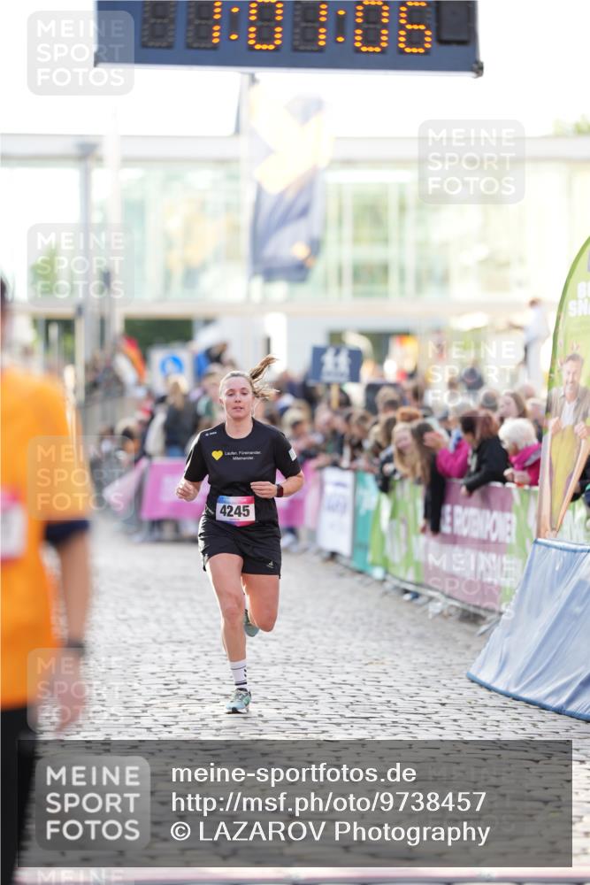 12.06.2026 - Holstenköstenlauf LAZAROV Photography http://msf.ph/oto/9738457 12.06.2026 20:01:05 Laufen 3284, 4245, 4727 meine-sportfotos.de