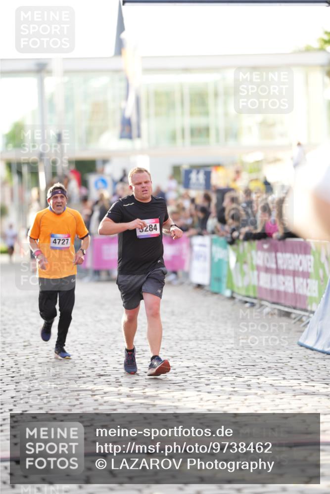 12.06.2026 - Holstenköstenlauf LAZAROV Photography http://msf.ph/oto/9738462 12.06.2026 20:01:00 Laufen 3284, 4439, 4727, 4931 meine-sportfotos.de