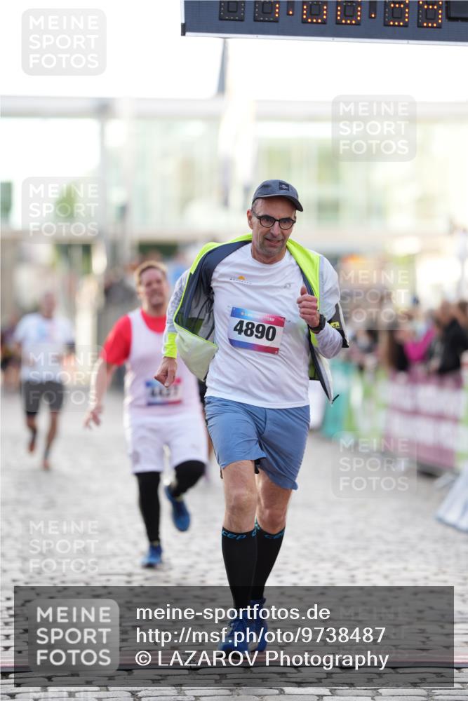 12.06.2026 - Holstenköstenlauf LAZAROV Photography http://msf.ph/oto/9738487 12.06.2026 20:00:38 Laufen 3825, 3907, 4427, 4743, 4890 meine-sportfotos.de