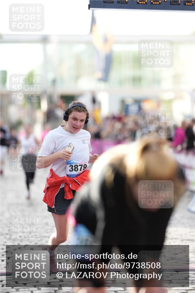 12.06.2026 - Holstenköstenlauf LAZAROV Photography http://msf.ph/oto/9738508 12.06.2026 20:00:19 Laufen 3055, 3087, 3879, 4933 meine-sportfotos.de