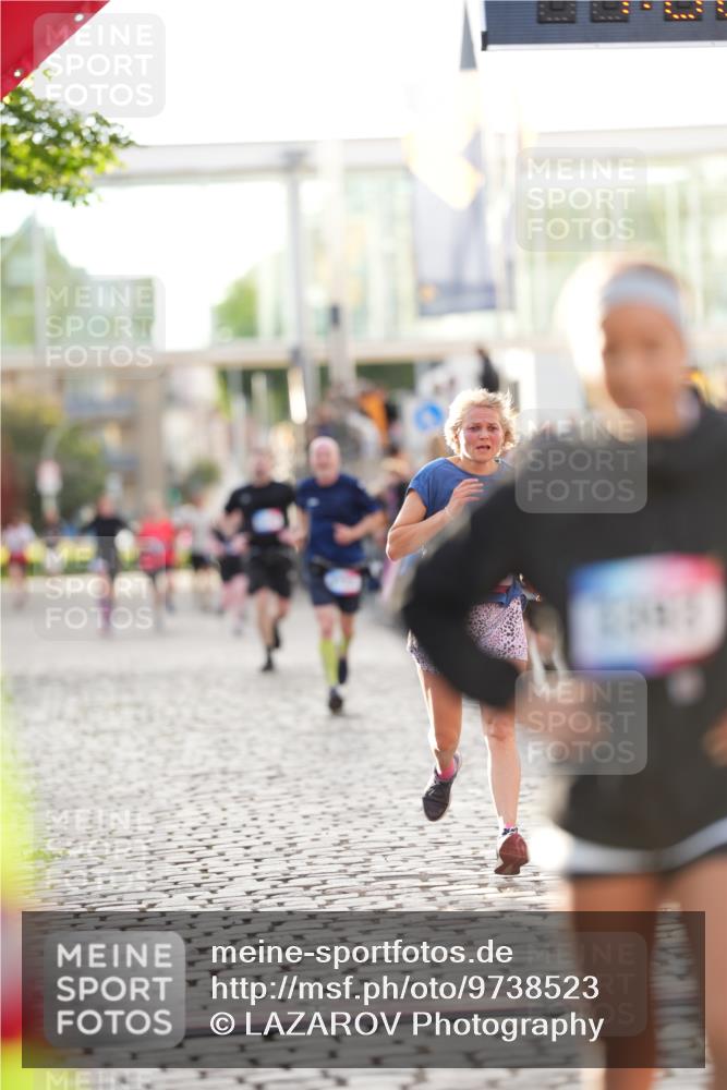 12.06.2026 - Holstenköstenlauf LAZAROV Photography http://msf.ph/oto/9738523 12.06.2026 20:00:01 Laufen 3393, 3835, 4457, 4565, 4824 meine-sportfotos.de
