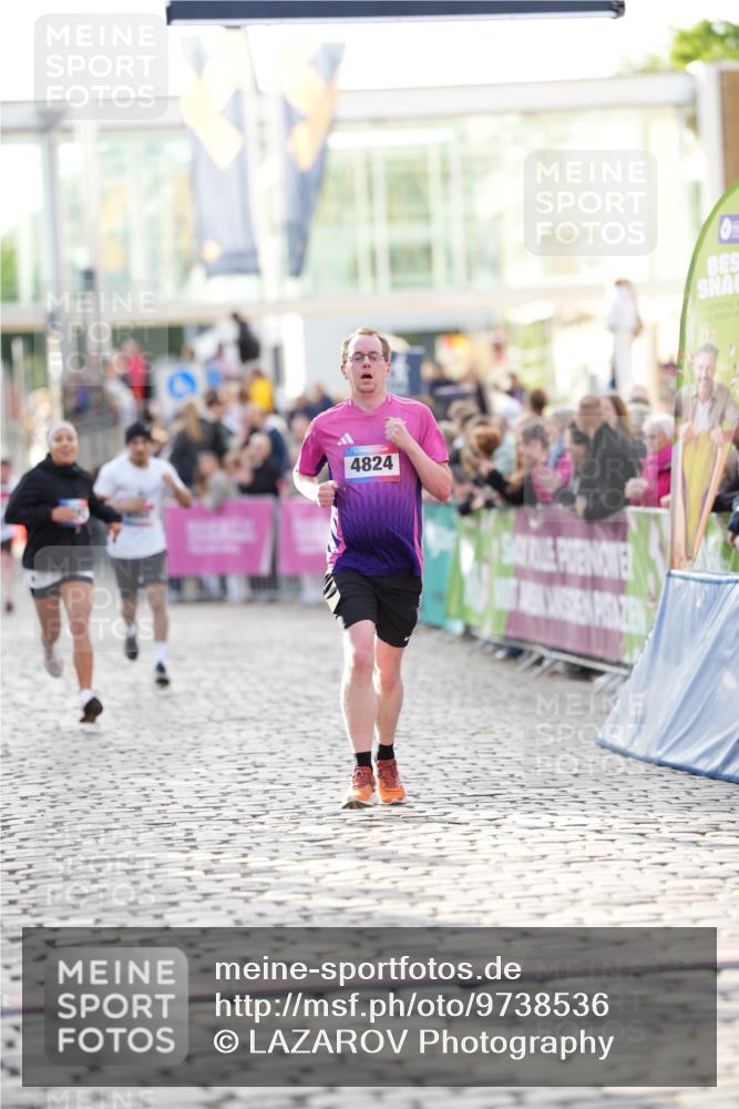 12.06.2026 - Holstenköstenlauf LAZAROV Photography http://msf.ph/oto/9738536 12.06.2026 19:59:54 Laufen 3393, 4565, 4824 meine-sportfotos.de