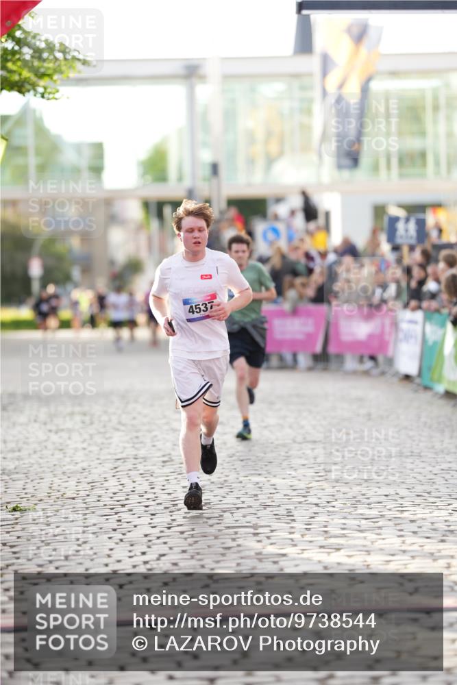 12.06.2026 - Holstenköstenlauf LAZAROV Photography http://msf.ph/oto/9738544 12.06.2026 19:59:43 Laufen 3065, 3822, 4537, 4682 meine-sportfotos.de